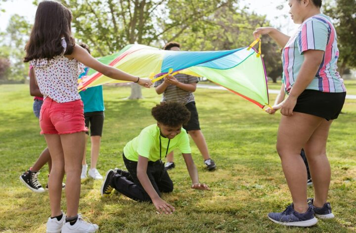 Differences Between Indoor and Outdoor Camps for Children